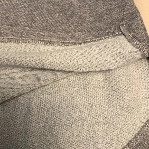 Publish size medium curbed hem gray thick T-shirt raglan French terry - Picture 8 of 8